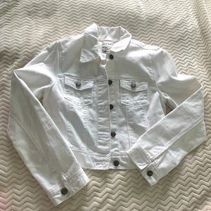White jean jacket 🤍
